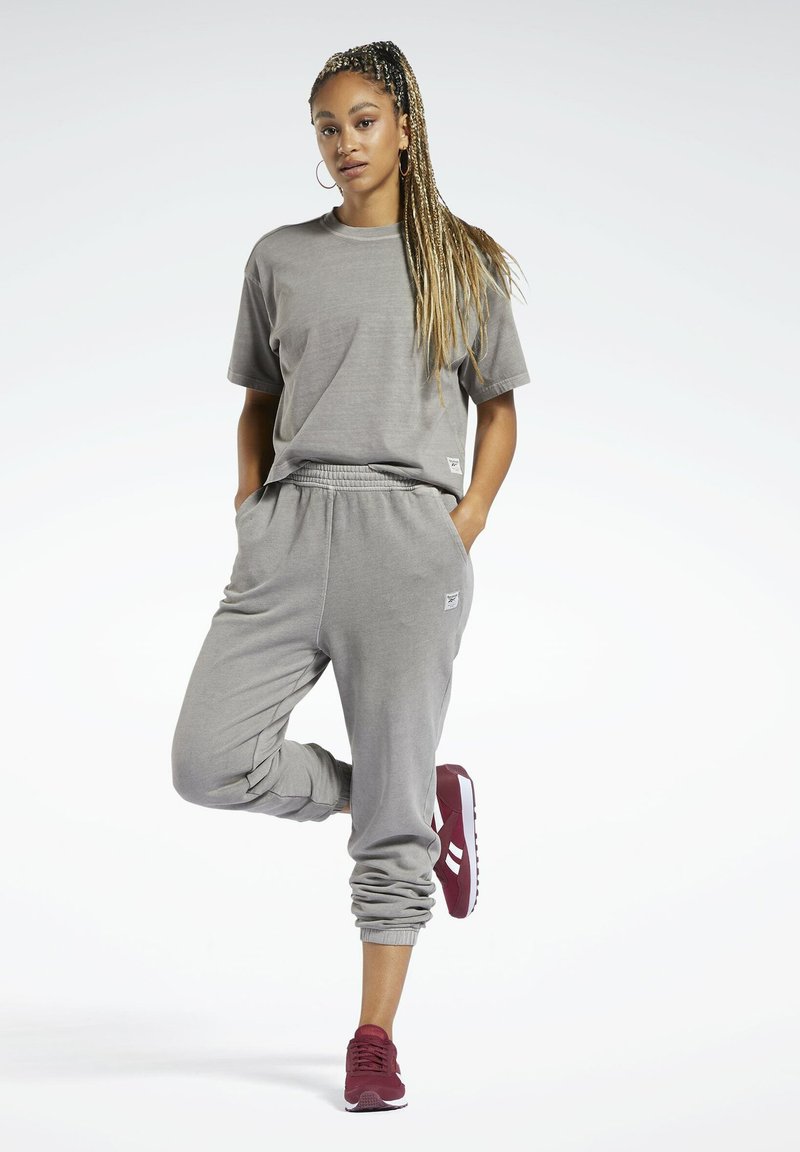 Damen T-Shirts | Reebok Classic T-Shirt basic grey/stein - SA29881 Damen T-Shirts | Reebok Classic T-Shirt basic grey/stein - SA29881