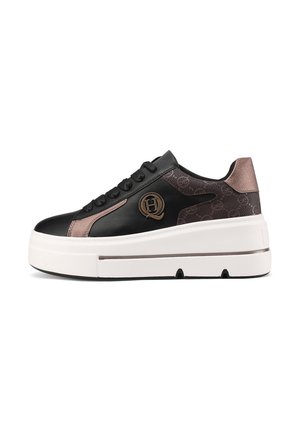 Sneaker platform in pelle nera con accentuazione bronzo, motivo in rilievo sul lato e logo sul lato esterno. Lacci tondi inclusi.