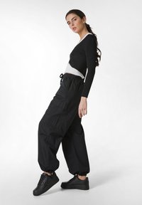 Deha Broek - black
