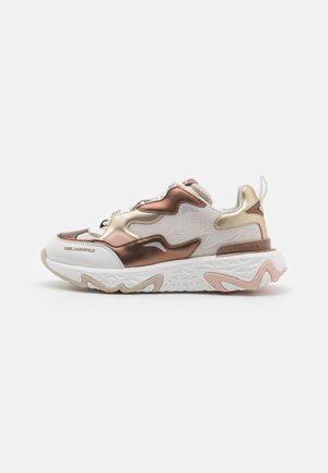BLAZE STRIKE METALLIK - Trainers - gold/bronze