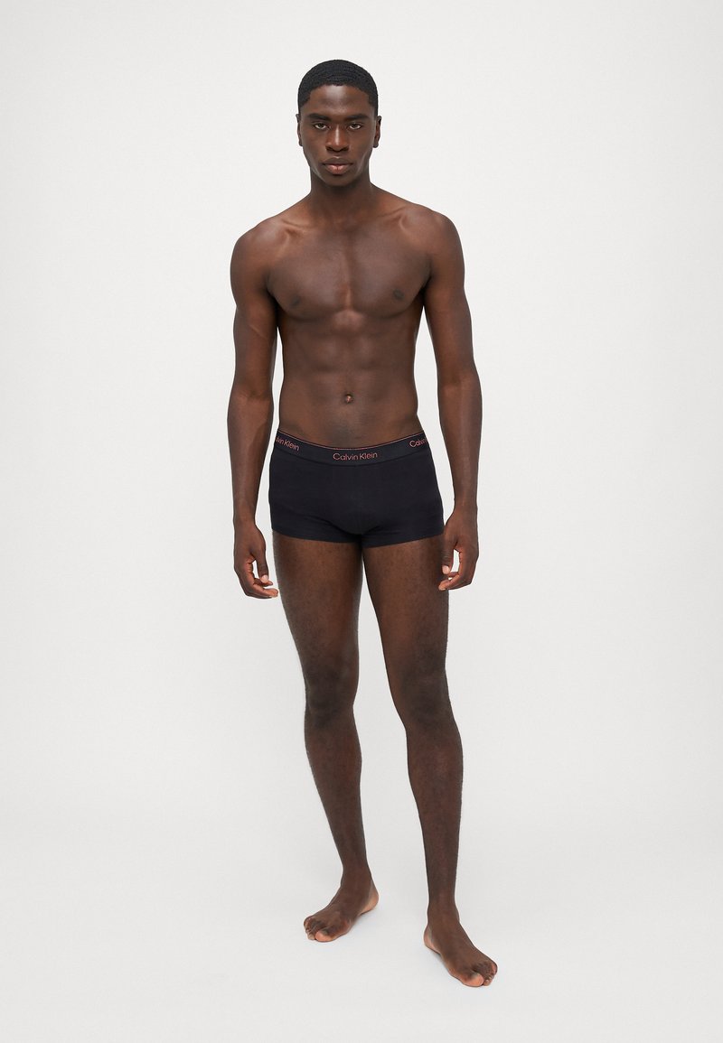 Calvin Klein Underwear HOLIDAY FASHION LOW RISE TRUNK 3 PACK - Uske bokserice - black