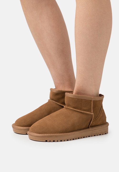 ugg mini chocolat