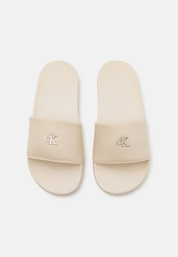 SLIDE MONOGRAM HARDWARE - Mules - turtle dove2