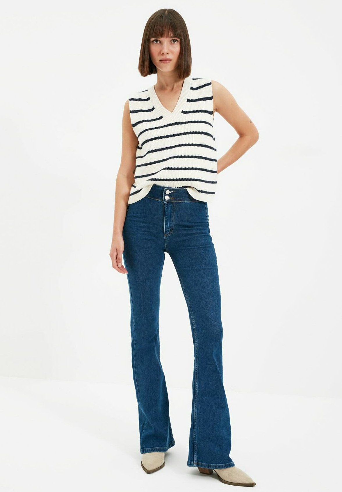 jeans a zampa blu scuro