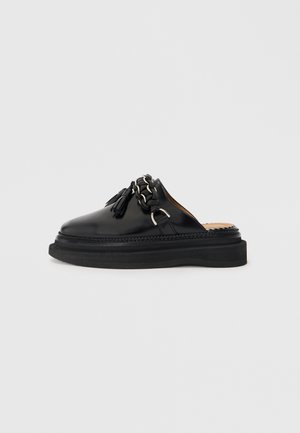 Slip-ons - black