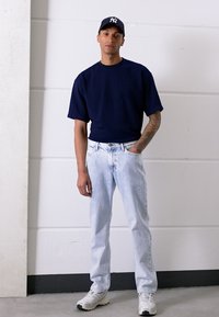 Lee WEST - Calças de ganga de corte relaxado - acid echo bay