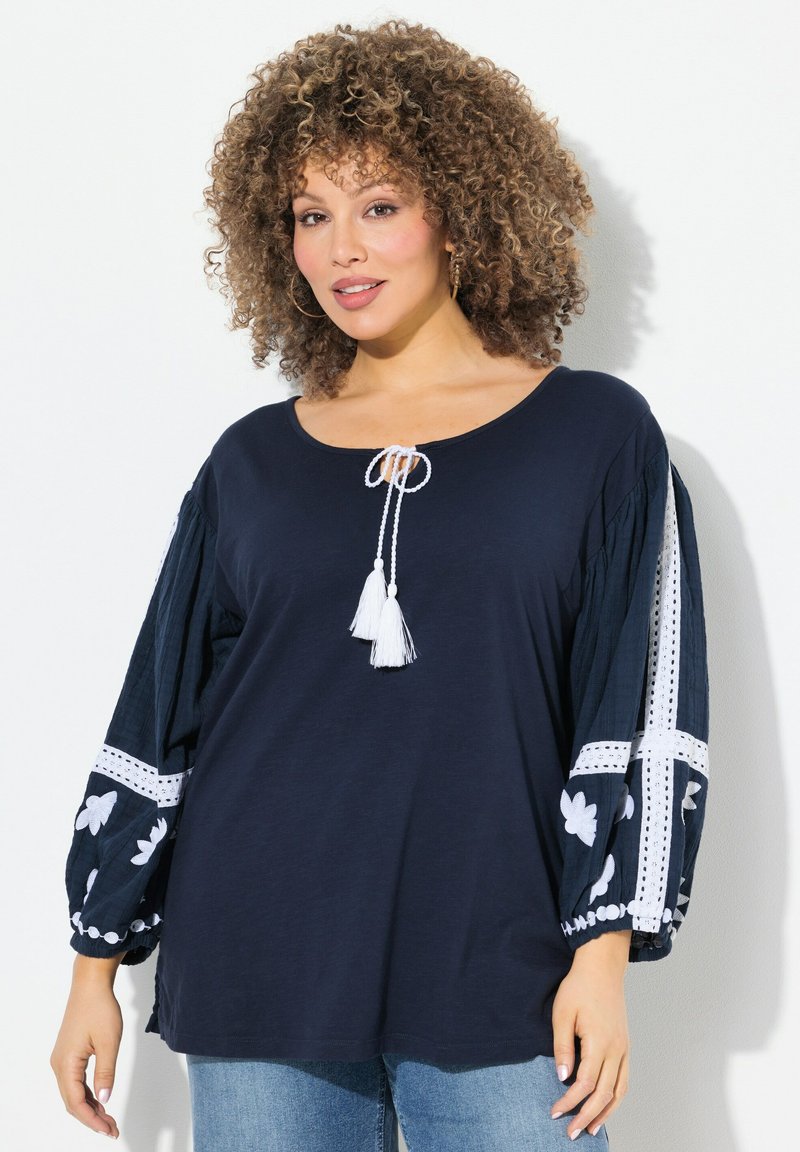 Ulla Popken TEXTURED EMBROIDERED LONG SLEEVE - Camicetta - marine