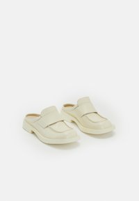 Slip-ons - white