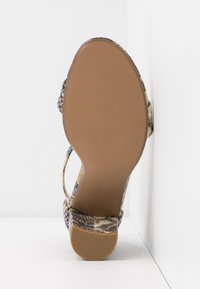 Steve Madden Sandales à talons hauts - beige