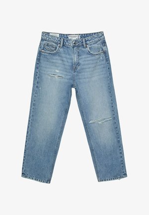 Jasnoniebieskie jeansy z denimu o luźnym kroju, z przetartymi łatami na udach, zapinane na guzik i zamek błyskawiczny, z pięcioma kieszeniami.