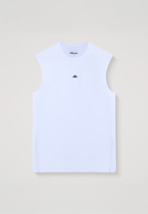 Besiūlis baltas sportinis tankinis marškinėlis su mažu juodu ellesse logotipu krūtinės viduryje, vidutinio dydžio, ant šviesaus vientiso fono.