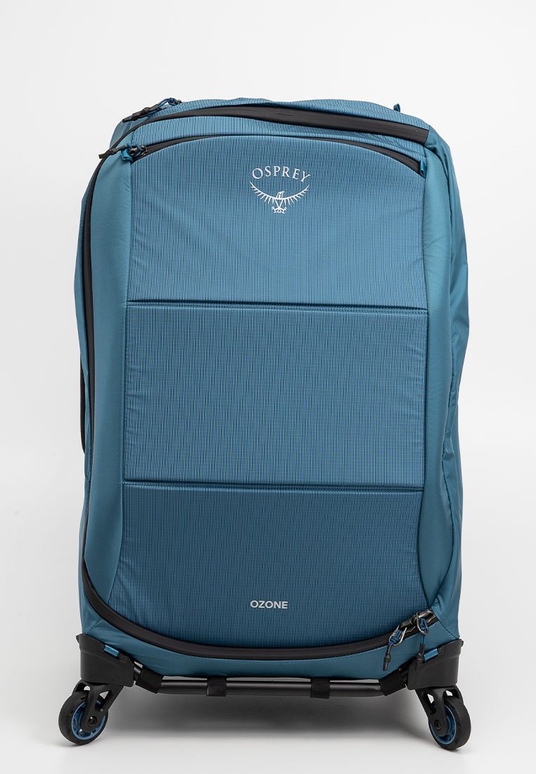 Maleta Osprey en color teal con un acabado texturizado, cierre de cremallera, asa lateral y cuatro ruedas para mayor movilidad. Presenta un logo en la parte frontal.