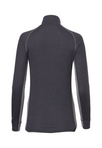 Donkergrijs shirt met lange mouwen en een hoge kraag. Heeft contrasterende lichtgrijze panelen aan de zijkanten en contrasterende stiksels. Zachte stoftextuur.