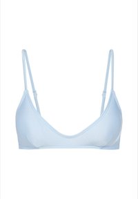 Šviesiai mėlynas bikini viršus su reguliuojamomis plonomis petnešėlėmis, trikampio formos kaušeliais, lygiu paviršiumi ir minimaliais siuvimo detalėmis.