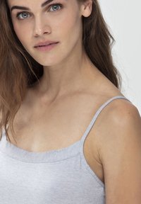 mey MIT SCHMALEN TRÄGERN - Undershirt - hellgrau melange