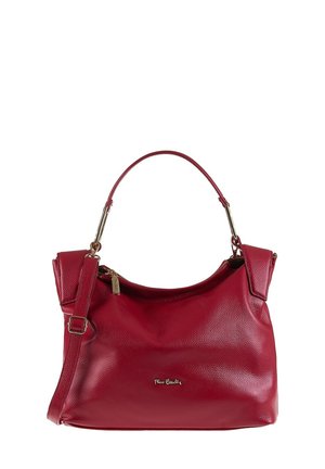 Borsa a mano in pelle rossa con superficie testurizzata, un manico curvo singolo e una tracolla regolabile. Hardware e dettagli del logo in tono oro.