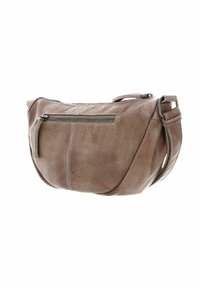Borsa a tracolla in pelle marrone con design curvo, dotata di tasca con zip e tracolla regolabile per maggiore praticità.