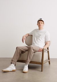 Thumbnail Image 2