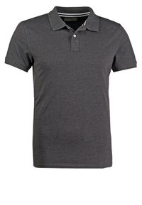Polo shirt à manches courtes gris foncé avec patte de boutonnage à deux boutons et col, présentant un détail rayé subtil à l'intérieur du col.