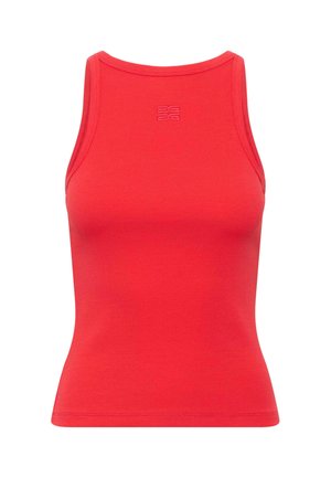Débardeur rouge côtelé avec un col montant et une coupe ajustée. Présente un détail de logo subtil sur la poitrine. Texture lisse.