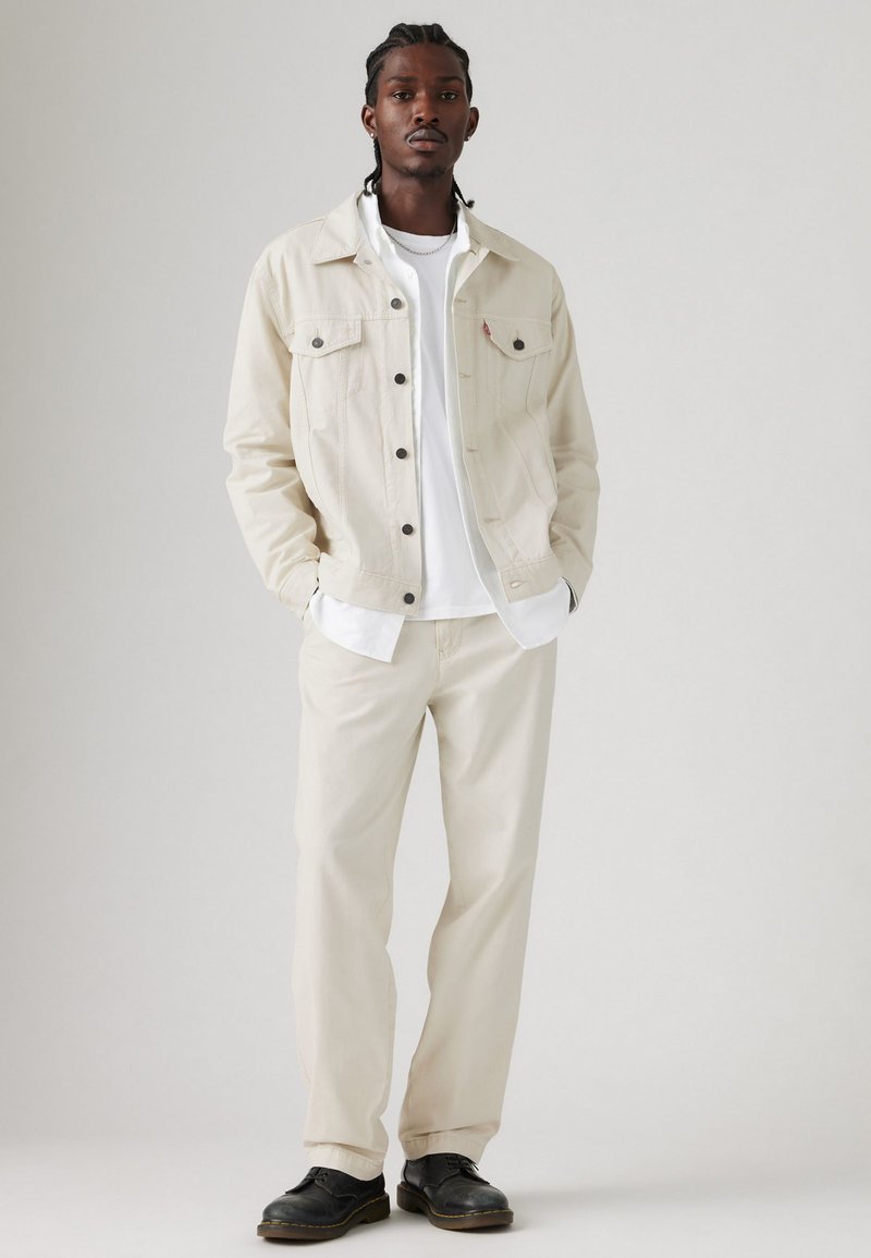 Levi's® XX CHINO LOOSE STRAIGHT - Chino kalhoty - silver birch