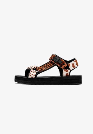 D.Franklin, D.FRANKLIN DFSH361017 - Sandalias con plataforma - black