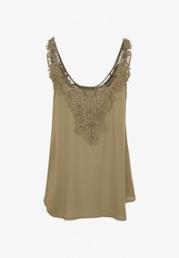 Oliivivihreä hihaton paita, jossa on pyöreä kaula-aukko, ja jossa on monimutkaista pitsiyksityiskohtaa olkapäillä sekä koristeellinen pitsikuosi edessä.