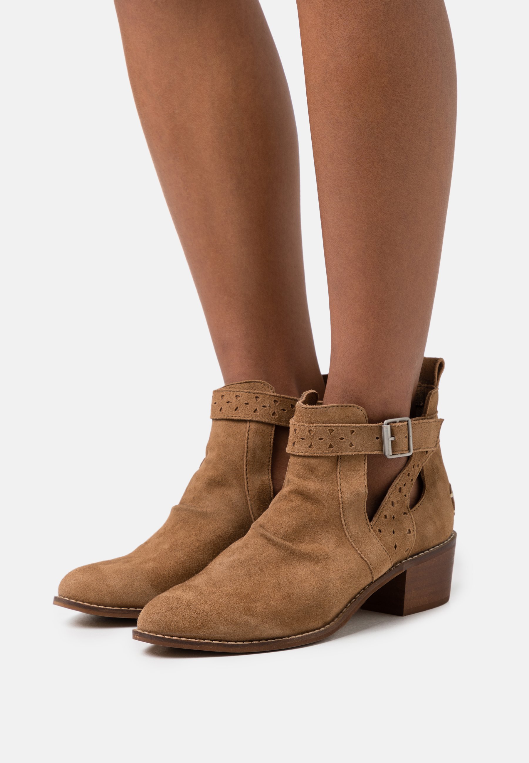 musse & cloud ankle boots