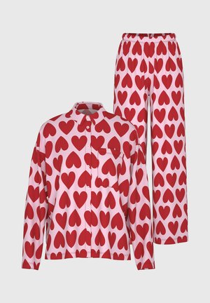 mey, MEY ANZUG LANG SERIE SUGAR HEARTS MIT PRINT - Nachtwäsche Set - red carpet