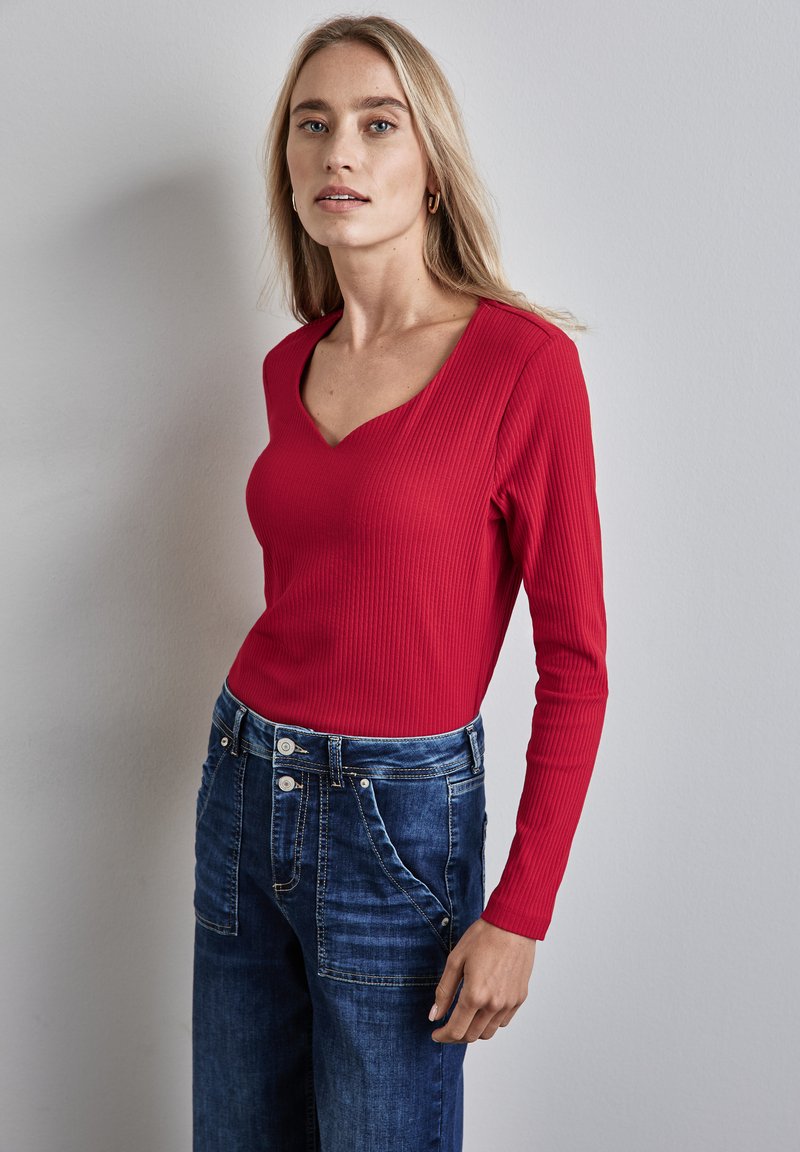 Street One MIT HERZAUSSCHNITT - Langarmshirt - rot