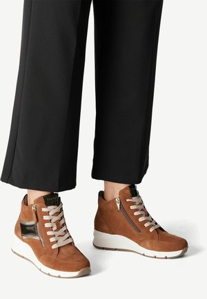 Baskets montantes - brown