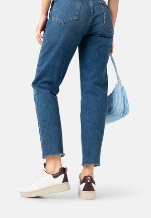 VEGAN LANDED - Trainers - wine