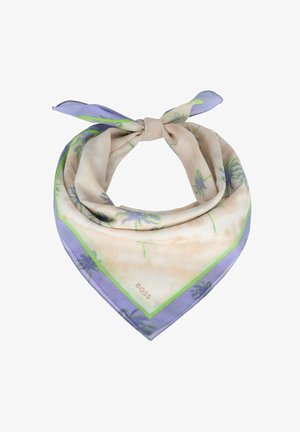Pañuelo de seda beige claro con estampados de palmeras moradas y verdes, anudado en un nudo suelto con un borde morado y el texto "BOSS".