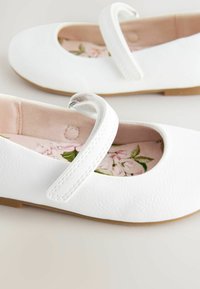 Miniaturna slika 5