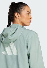 adidas Performance RUN IT JACKET - Veste coupe-vent - silver green