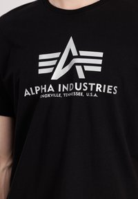 Alpha Industries Marškinėliai su spaudiniu - black   silver