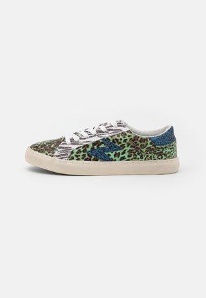 SOHO - Trainers - green