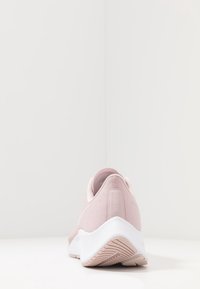 Nike Performance Katujuoksukengät - beige