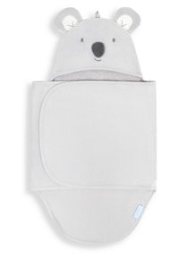 Toalla para bebé gris con diseño de oso, que incluye capucha, orejas redondeadas, cara bordada y tela texturizada. Incluye un pliegue lateral para un uso fácil.