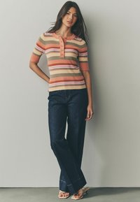 Next BUTTON UP SHORT SLEEVE  - Tričko s potlačou - orange stripe