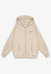Unselected, washed desert sand/black gum