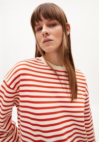 ARMEDANGELS FRANKA STRIPE - Longsleeve - emergency red undyed