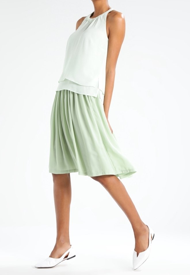 mint&berry Blouse light green (Pre-owned)