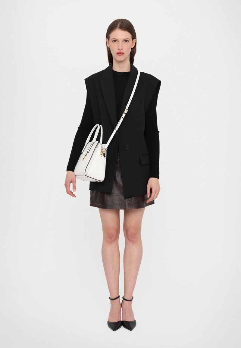 MICHAEL Michael Kors LAILA SATCHEL - Sac à main - optic white