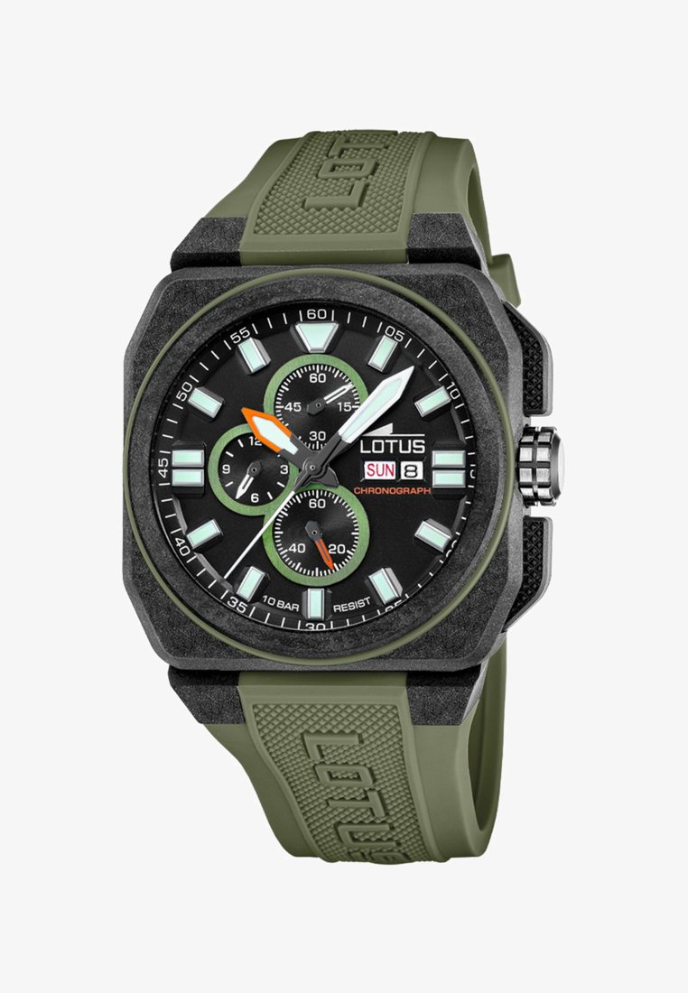 Orologio cronografo quadrato, nero, con dettagli verdi e cinturino in gomma verde, dotato di tre quadranti secondari e indicatori delle ore luminosi. Impermeabile.