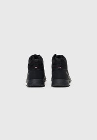 Viking TRACK MID UNISEX - Sapatilhas de cano alto - black