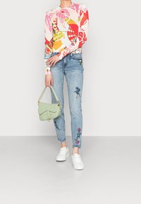 Desigual Sweter