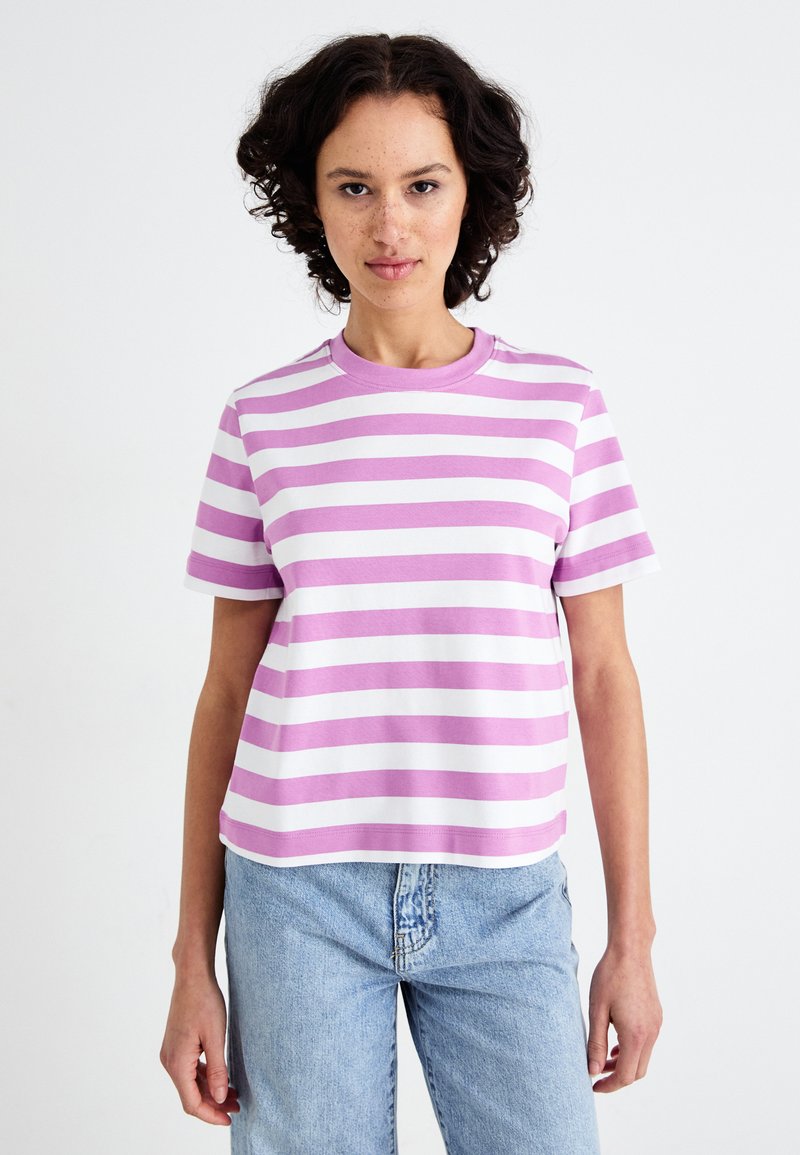 Selected Femme SLFESSENTIAL TEE - Trükipildiga T-särk - first bloom
