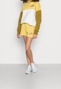 Nike Sportswear Mikina - yellow