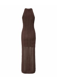 Robe marron sans manches, longue jusqu'au sol, avec un col haut et un motif en maille zigzag texturé sur tout le tissu.